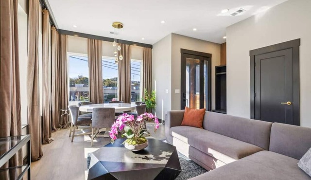 Double the fun! Sleeps 24! in Nashville