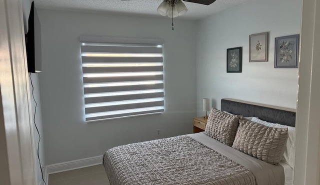 Cozy 4-bedroom House w/Pool, Tikihood, clean ambient, nice place near Airport! in Tampa