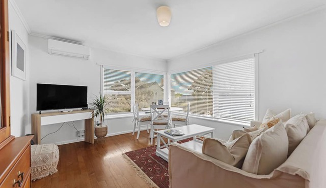 Devonport Comfort by Bespoke Stays in Auckland