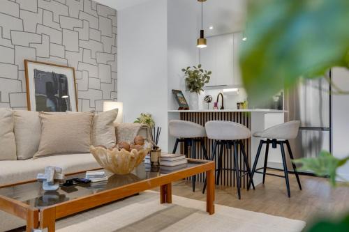 La Galerie Luxe 1BR King Bed Parking Inc in Montreal