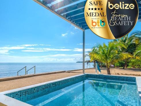 Entire Beach Home with Sunroom, Pool, Bikes, Paddleboards, BBQ, Snorkeling & more in Hopkins