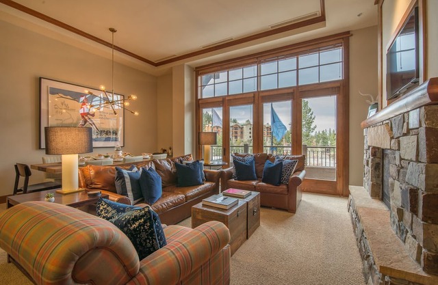Horn Lodge Truckee 